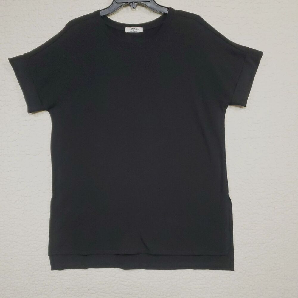 Zenana Women's M Black Round Neck Short Sleeve Cuffed T-Shirt High-Low Hem